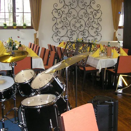 Hotel-pension Schwaighofen בית הארחה איוגנדורף